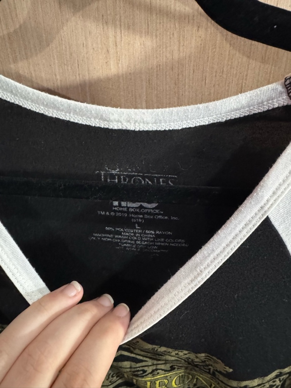 Game of Thrones Black & White Raglan Graphic Tee Size Large - Picture 3 of 4